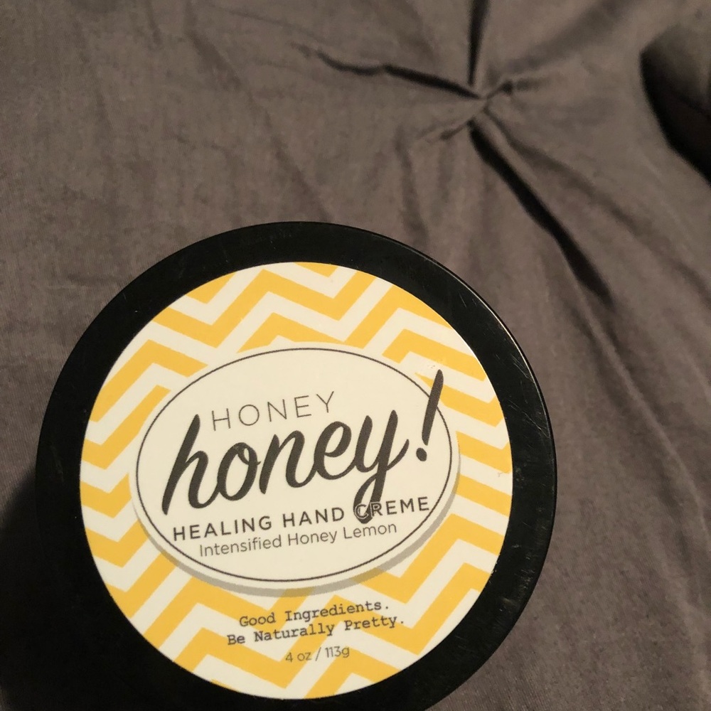 Perfectly posh honey honey healing hand cream